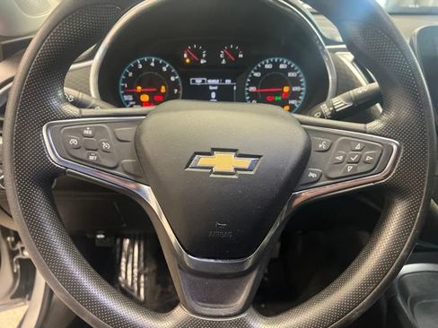 Used 2021 Chevrolet Malibu LT FWD image 11