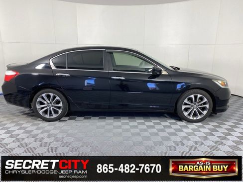 Used 2015 Honda Accord Sport image 8