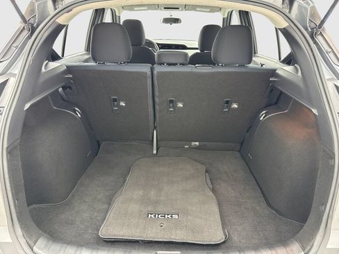 Used 2018 Nissan Kicks S FWD image 45