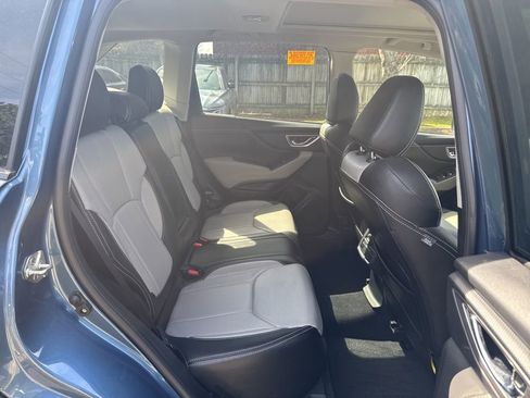 Used 2019 Subaru Forester Premium w/ All-Weather Package image 8