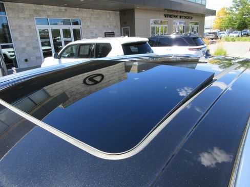 Used 2024 Lincoln Aviator Reserve AWD/4WD image 16