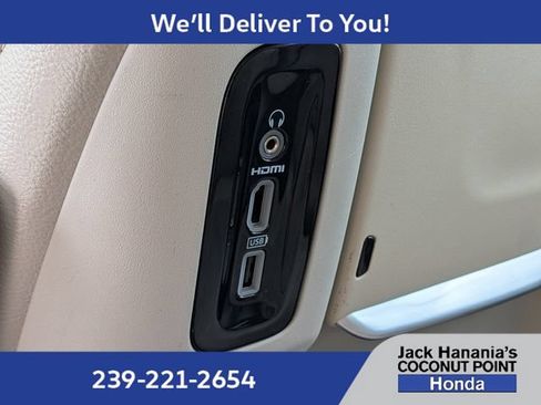 Used 2019 Chrysler Pacifica Touring-L Plus w/ Tire & Wheel Group FWD image 18