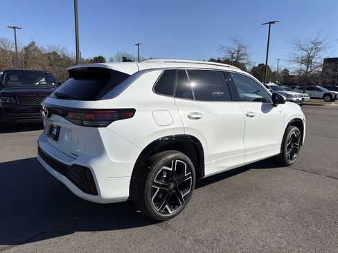 New 2026 Volkswagen Tiguan SEL R-Line image 5