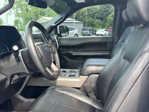 Used 2020 Ford Expedition XLT w/ Equipment Group 201A RWD image 16