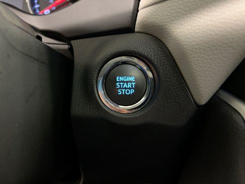 Used 2022 Toyota RAV4 XLE Premium image 27