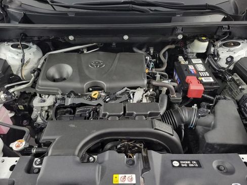 Used 2020 Toyota RAV4 LE FWD image 13