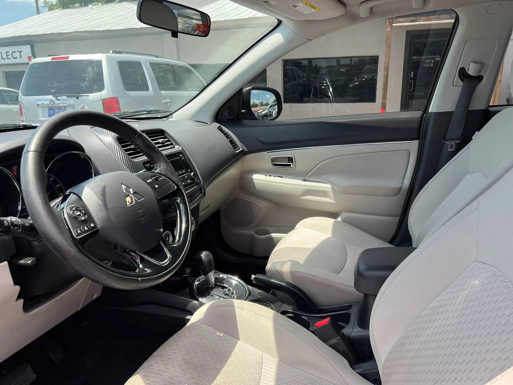 Used 2017 Mitsubishi Outlander Sport ES FWD image 10