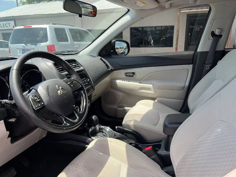Used 2017 Mitsubishi Outlander Sport ES FWD image 10
