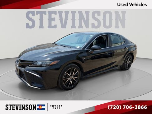 Certified 2024 Toyota Camry SE FWD image 1