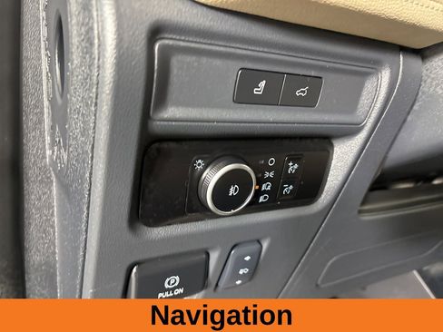 Used 2024 Ford Expedition Limited image 10