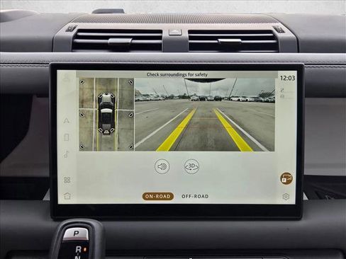 Used 2024 Land Rover Defender 110 SE image 12