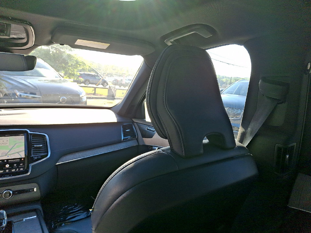 Used 2023 Volvo XC90 B6 Ultimate w/ Protection Package Premier AWD/4WD image 11