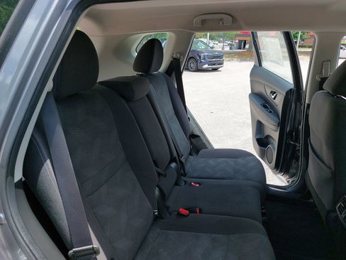 Used 2016 Nissan Rogue S AWD/4WD image 12