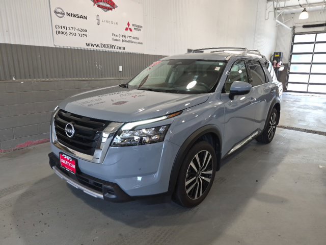 Certified 2025 Nissan Pathfinder Platinum FWD image 7