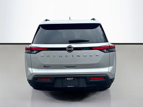 Certified 2024 Nissan Pathfinder SV FWD image 7