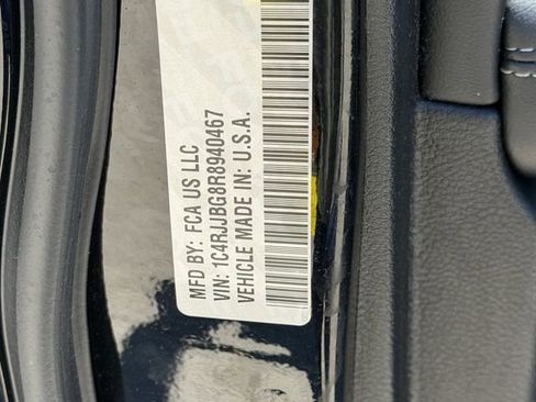 Used 2024 Jeep Grand Cherokee L Limited w/ Black Appearance Package image 31