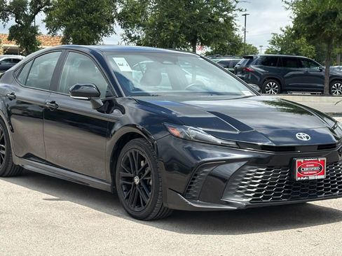 Certified 2025 Toyota Camry SE FWD image 3