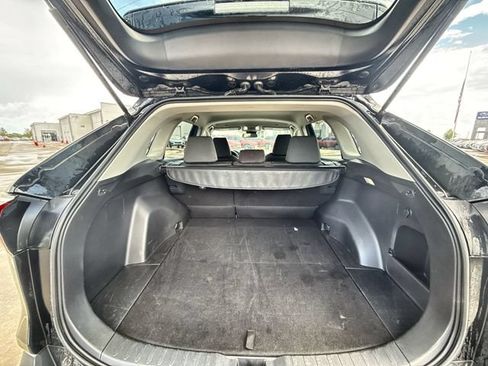 Used 2025 Toyota RAV4 XLE FWD image 22