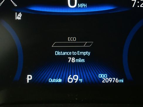 Used 2022 Toyota Corolla Cross XLE w/ Convenience Package image 26