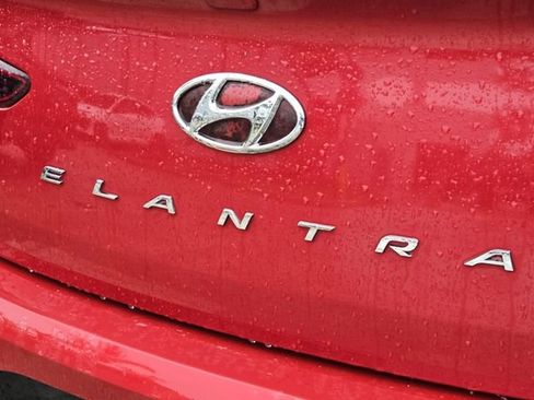 Used 2019 Hyundai Elantra Value Edition FWD image 10