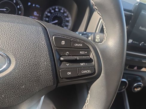 Certified 2022 Hyundai Venue SEL image 16