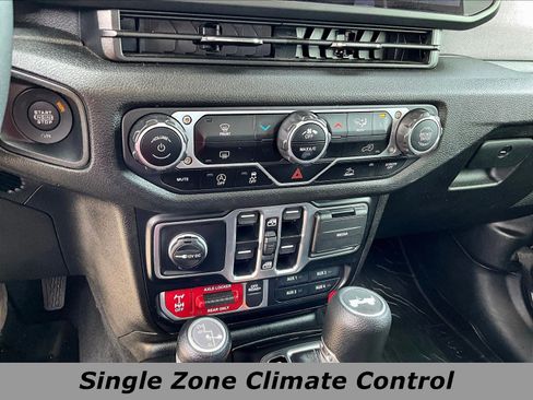 Used 2025 Jeep Wrangler Unlimited Sport AWD/4WD image 15