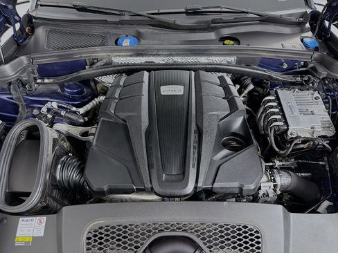 Certified 2022 Porsche Macan S image 31