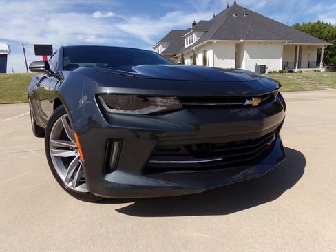 Used 2017 Chevrolet Camaro LT RWD image 11