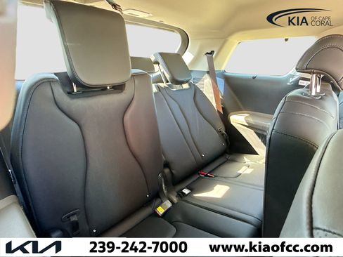 New 2026 Kia Carnival EX FWD image 20