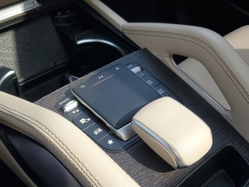 Used 2021 Mercedes-Benz GLE 450 4MATIC image 32