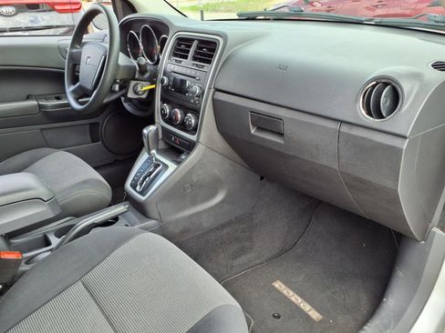 Used 2011 Dodge Caliber Mainstreet image 17