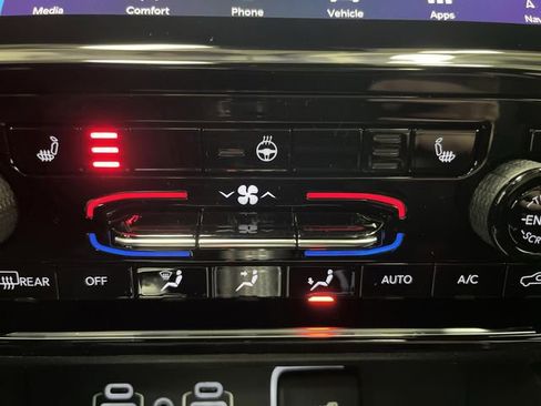 New 2025 Jeep Grand Cherokee L Limited w/ Black Appearance Package image 8