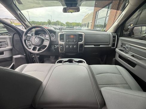 Used 2018 RAM 1500 Classic SLT AWD/4WD image 15