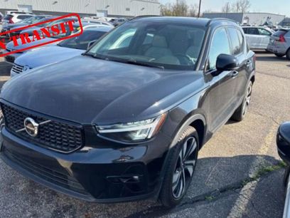 Used 2023 Volvo XC40 B5 Plus w/ Driver Assist Package