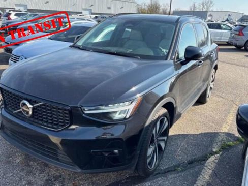 Used 2023 Volvo XC40 B5 Plus w/ Driver Assist Package image 1