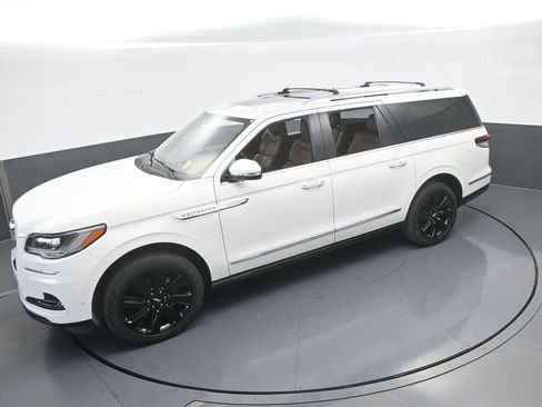 Used 2023 Lincoln Navigator L Reserve w/ Monochromatic Package image 63