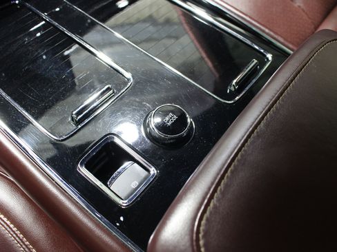 Used 2021 Lincoln Aviator Black Label w/ Class IV Trailer Tow Package image 18