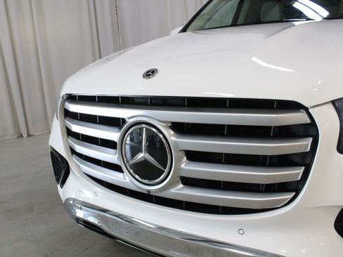 Used 2024 Mercedes-Benz GLS 450 4MATIC image 34