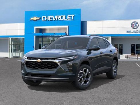 New 2026 Chevrolet Trax LT w/ LT Convenience Package FWD image 6
