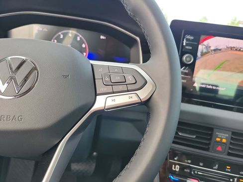 New 2026 Volkswagen Jetta SE FWD image 17