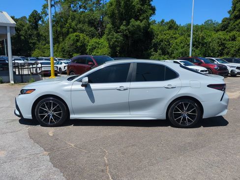 Used 2024 Toyota Camry SE FWD image 8