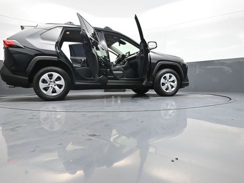 Used 2019 Toyota RAV4 LE image 46