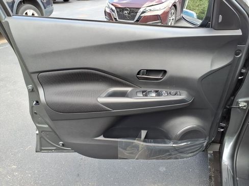 New 2025 Nissan Kicks Play S image 8