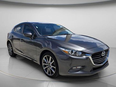 Used 2018 MAZDA MAZDA3 Touring FWD image 4