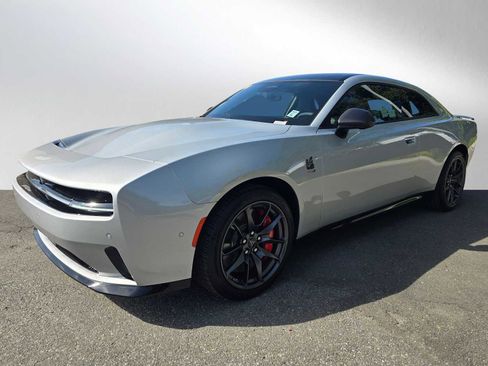 Used 2024 Dodge Charger Daytona Scat Pack w/ Plus Group AWD/4WD image 7