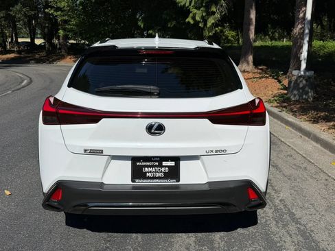 Used 2019 Lexus UX 200 F Sport w/ F Sport Premium Package FWD image 8