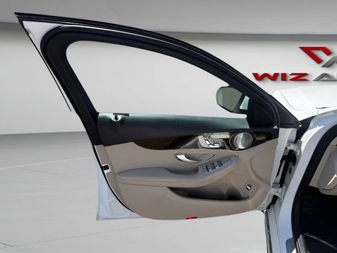 Used 2017 Mercedes-Benz C 300 4MATIC Sedan image 11