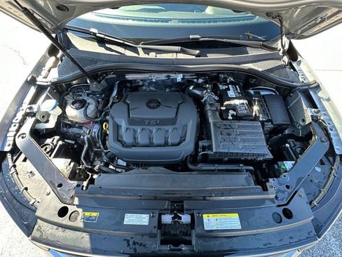 Used 2023 Volkswagen Tiguan SE R-Line image 32
