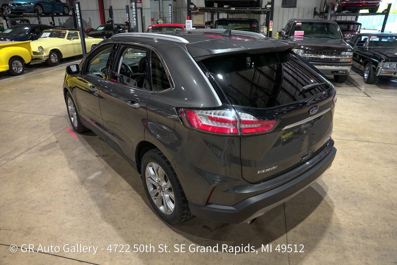 Used 2019 Ford Edge Titanium w/ Cargo Accessory Package FWD image 16