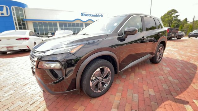 Used 2025 Nissan Rogue SV FWD image 5